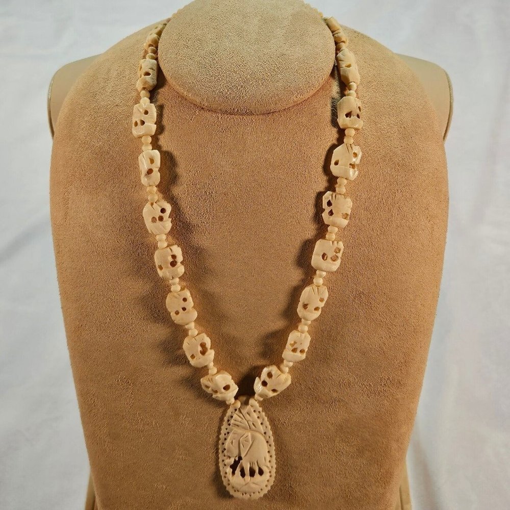 VINTAGE BONE HANDMADE SCULPTED ELEPHANTS BEAUTIFUL DESIGN FASHION NECKLACE 19" L